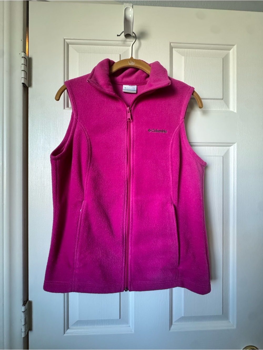 Columbia women Bright Pink Fleece Vest - Sleeveless Zip Jacket